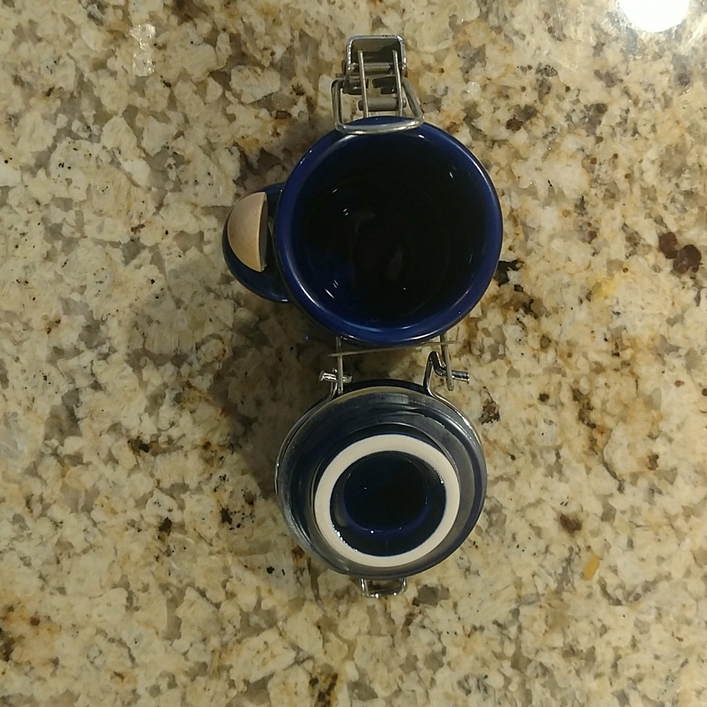 Decorative canisters - Picture 2 of 2